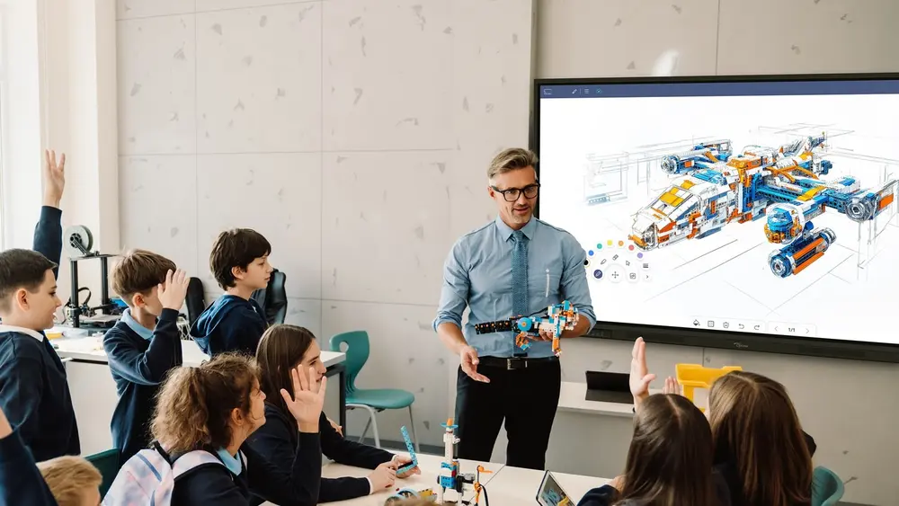 מסך מגע אינטראקטיבי גודל ";65 Optoma 3653RK 4K