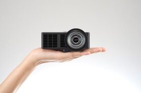 מקרן כיס ריקו RICOH PJ-WXC1110 קל משקל למצגות גיימינג וקולנוע-ביתי  WXGA Pocket Projector